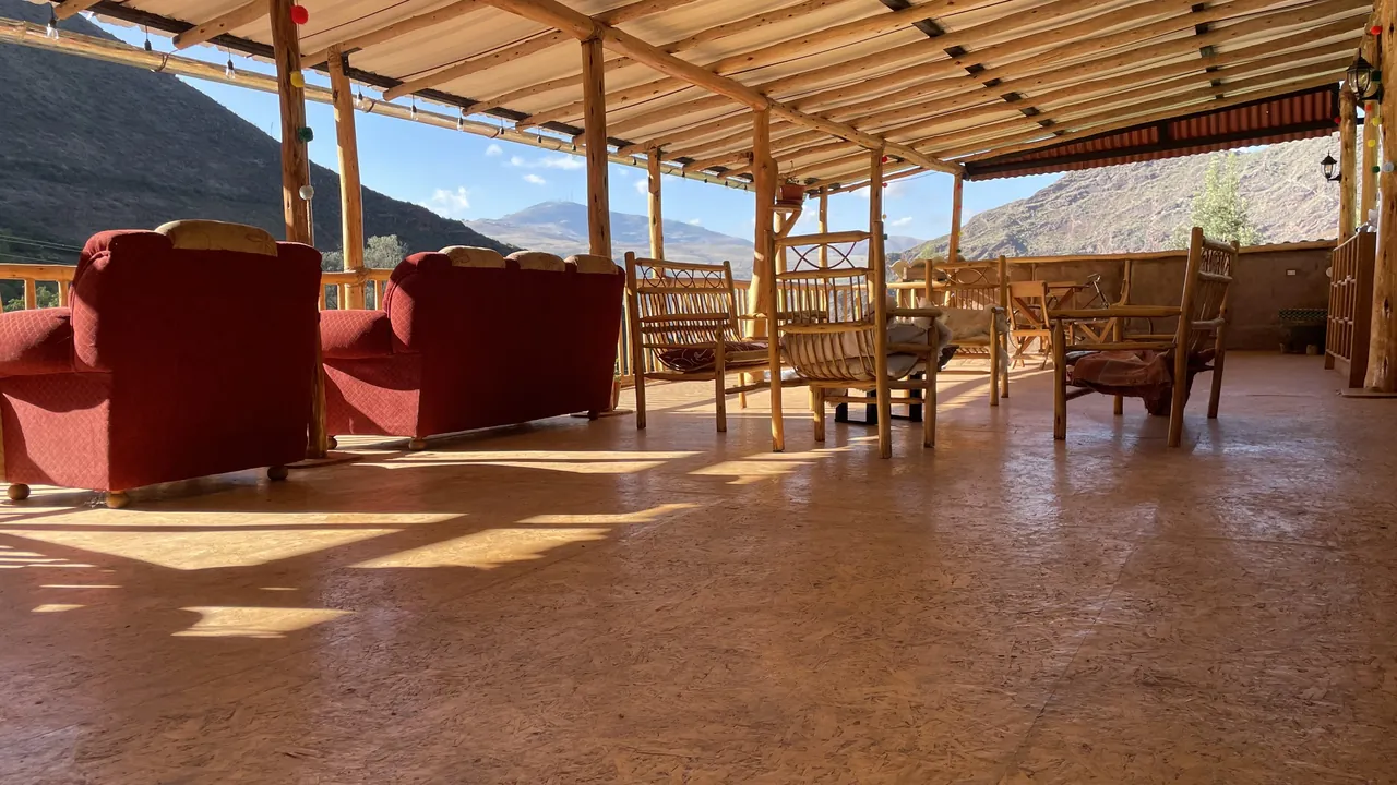 Salón del Búho con vista a las montañas del Valle Sagrado